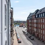 Lovely 3Br Manor Apartment 5 Min From Tivoli Gardens