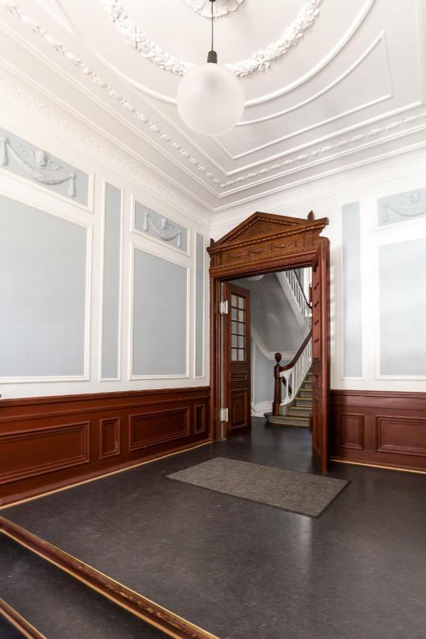 Lovely 3br Manor 5 Min From Tivoli Gardens Copenaghen