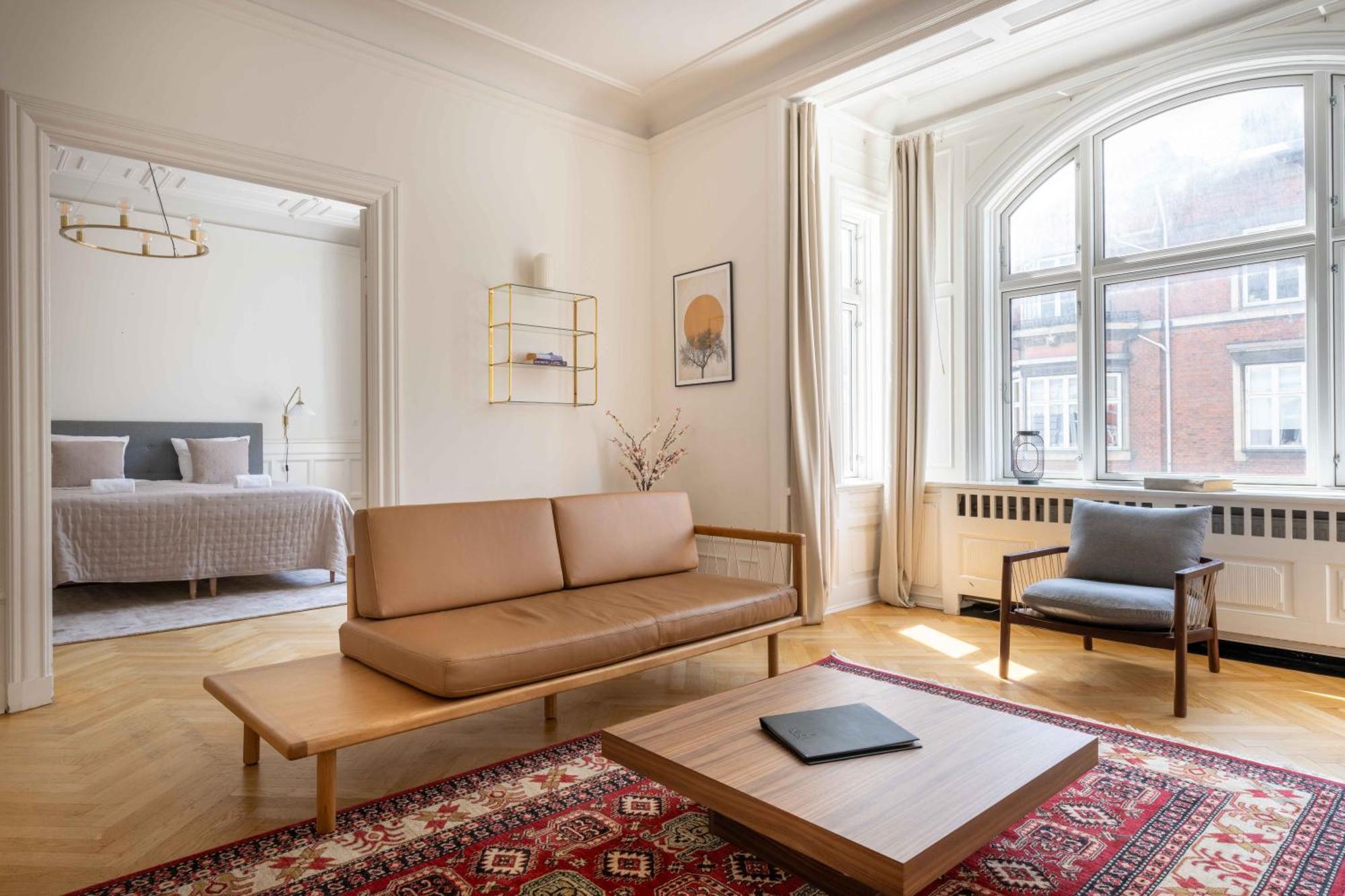 Lovely 3br Manor 5 Min From Tivoli Gardens Appartamento