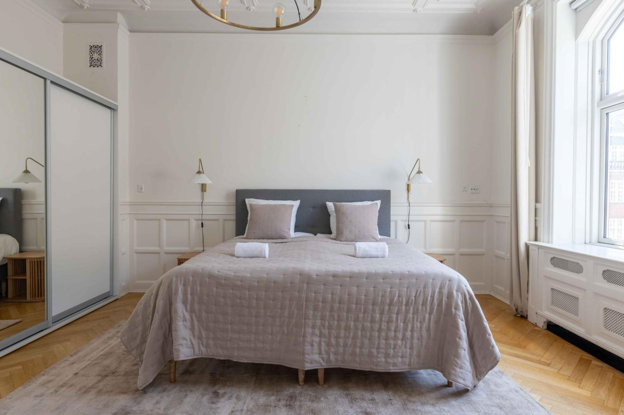Lovely 3br Manor 5 Min From Tivoli Gardens Appartamento