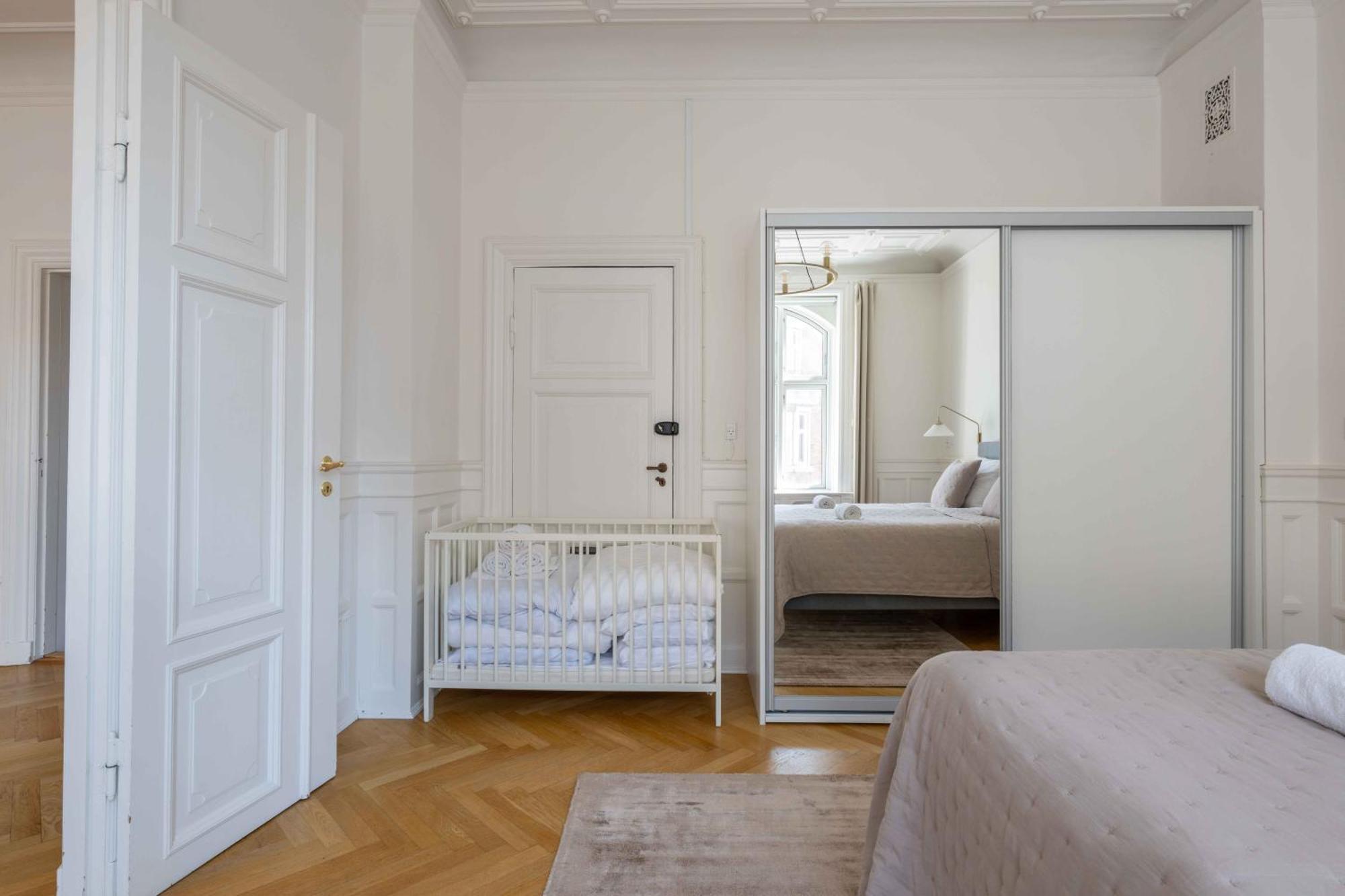 Lovely 3br Manor 5 Min From Tivoli Gardens Appartamento Copenaghen